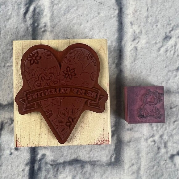 Stampin Up Valentine's Day Stamp Heart With Bonus Frog Love - Picture 3 of 6